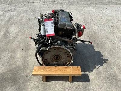 Isuzu 4HE1XS Engine for a 2002 Isuzu NQR