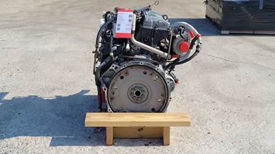 Isuzu 4HE1XS Engine for a 2000 Isuzu NPR-HD