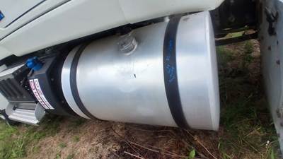 International LF687 Left Fuel Tank for a 2014 International Prostar LF687