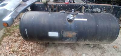 Nissan UD1200 Right Fuel Tank for a 2004 Ud/Nissan UD1200