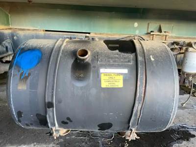 Nissan UD2600 Right Fuel Tank for a 2007 Ud/Nissan UD2600