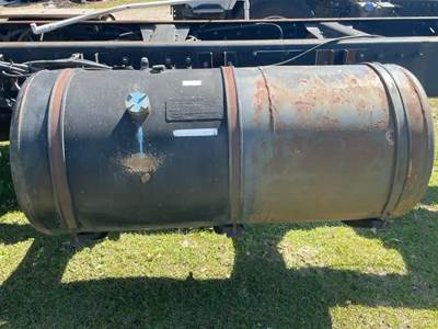 Nissan UD2600 Left Fuel Tank for a 2011 Ud/Nissan UD2600