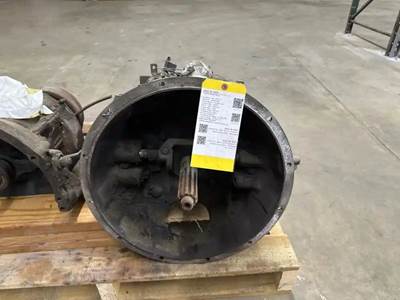 Meritor-Rockwell M015G10AM Transmission for a 2001 Freightliner