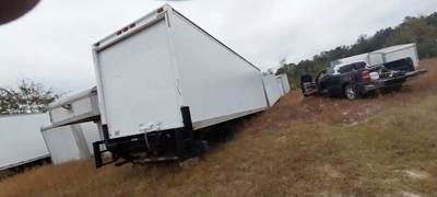 Good Used 2007 , Mickey 28 ft Box With Waltco Tuckaway Lift. ThIs Box Is Used