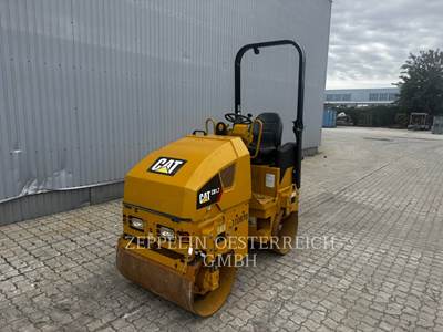 Caterpillar CB1.7 Tandem Vibratory Roller
