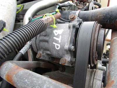 Detroit Series 60 14.0L A/C Compressor for a Freightliner COLUMBIA 120