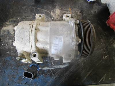 USED QUE QP7H15 4424 AC COMPRESSOR 6 GROOVE R134A
