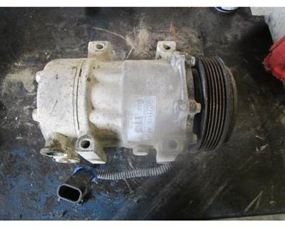 USED QUE QP7H15 4424 AC COMPRESSOR 6 GROOVE R134A