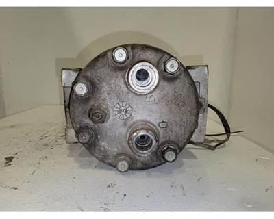 USED CAT C-15 ENGINE AC COMPRESSOR 6 GROOVE 