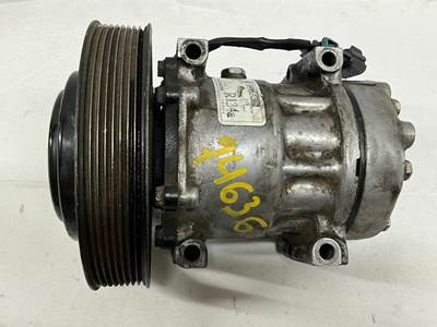 Volvo D13 A/C Compressor