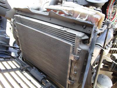 Freightliner Cascadia A/C Condenser for a Freightliner CASCADIA 125