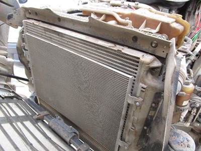Freightliner Cascadia A/C Condenser for a Freightliner CASCADIA 125