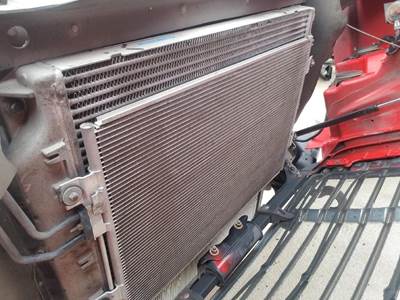 Freightliner Cascadia A/C Condenser for a Freightliner CASCADIA 125
