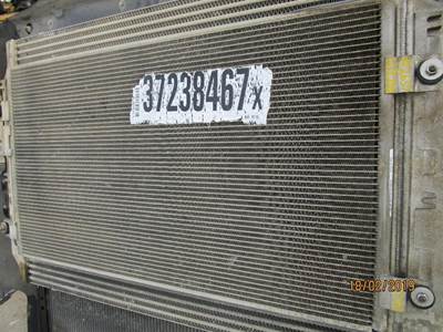 Freightliner Cascadia A/C Condenser for a Freightliner CASCADIA 125
