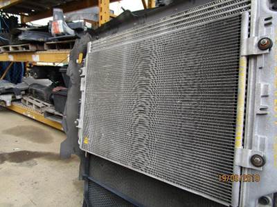 Freightliner Cascadia A/C Condenser for a Freightliner CASCADIA 125