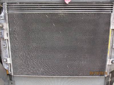 Freightliner Cascadia A/C Condenser for a Freightliner CASCADIA 125