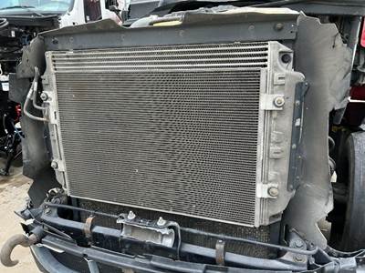 Freightliner Cascadia A/C Condenser for a Freightliner CASCADIA 125