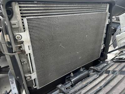 Freightliner Cascadia A/C Condenser for a Freightliner CASCADIA 125