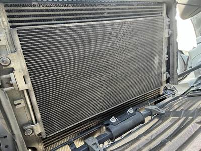 Freightliner Cascadia A/C Condenser for a Freightliner CASCADIA 125