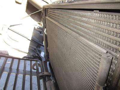Freightliner Cascadia A/C Condenser for a Freightliner CASCADIA 125