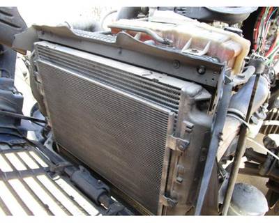 Freightliner Cascadia A/C Condenser for a Freightliner CASCADIA 125