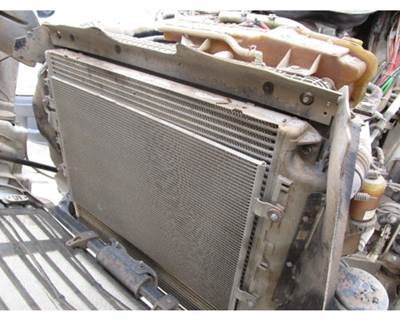 Freightliner Cascadia A/C Condenser for a Freightliner CASCADIA 125