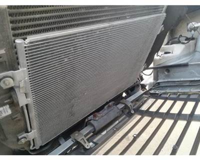 Freightliner Cascadia A/C Condenser for a Freightliner CASCADIA 125