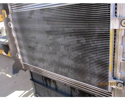 Freightliner Cascadia A/C Condenser for a Freightliner CASCADIA 125