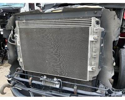 Freightliner Cascadia A/C Condenser for a Freightliner CASCADIA 125