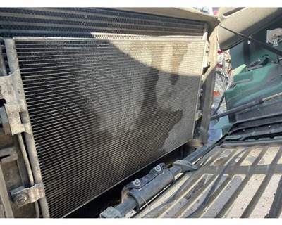 Freightliner Cascadia A/C Condenser for a Freightliner CASCADIA 125
