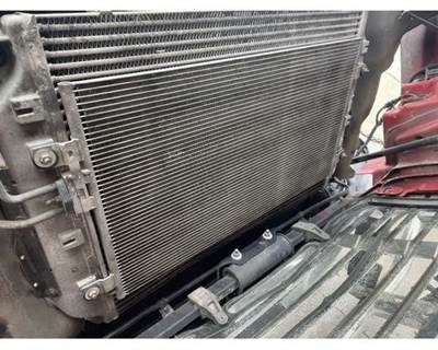 Freightliner Cascadia A/C Condenser for a Freightliner CASCADIA 125