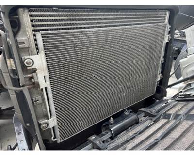 Freightliner Cascadia A/C Condenser for a Freightliner CASCADIA 125