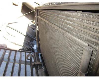 Freightliner Cascadia A/C Condenser for a Freightliner CASCADIA 125