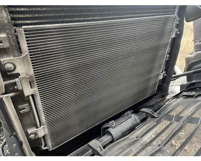 Freightliner Cascadia A/C Condenser for a Freightliner CASCADIA 125