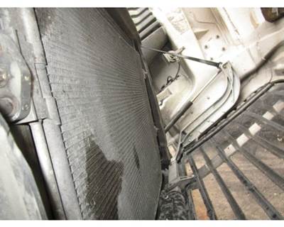 Freightliner Cascadia A/C Condenser for a Freightliner CASCADIA 125