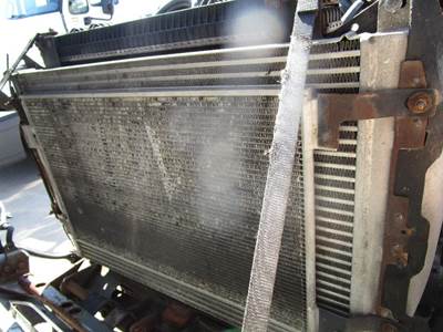 Freightliner Columbia A/C Condenser for a Freightliner COLUMBIA 120