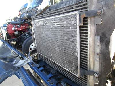 Freightliner Columbia A/C Condenser for a Freightliner COLUMBIA 120