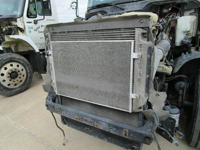 Freightliner Columbia A/C Condenser for a Freightliner COLUMBIA 120