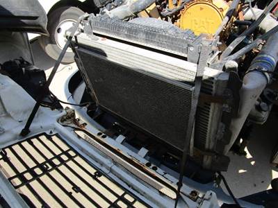 Freightliner Columbia A/C Condenser for a Freightliner COLUMBIA 120