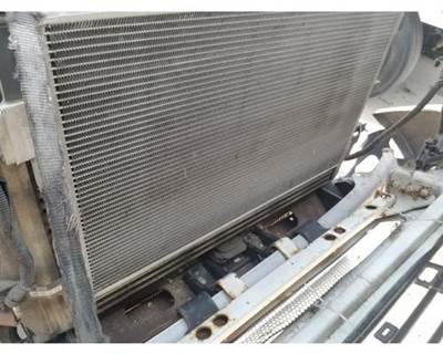Freightliner Columbia A/C Condenser for a Freightliner COLUMBIA 120