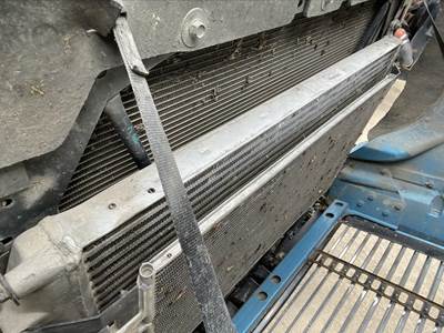 Freightliner Coronado A/C Condenser for a Freightliner CORONADO 132