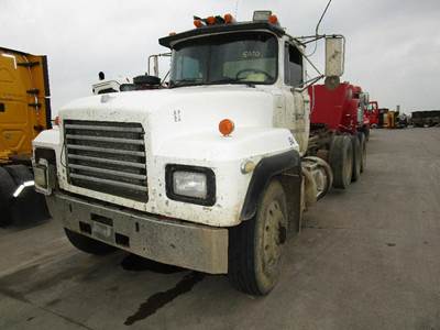 Mack RD688S A/C Condenser