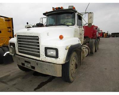 Mack RD688S A/C Condenser