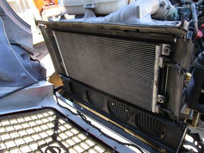 Volvo VNL A/C Condenser