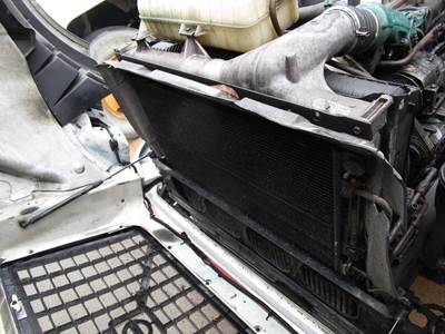 Volvo VNL A/C Condenser