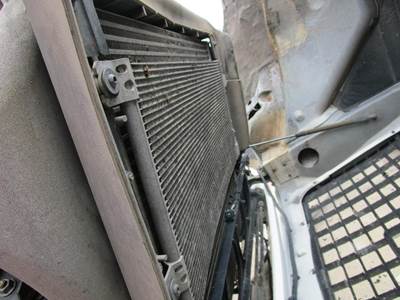 Volvo VNL A/C Condenser
