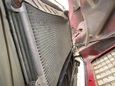 Volvo VNL A/C Condenser