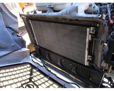Volvo VNL A/C Condenser