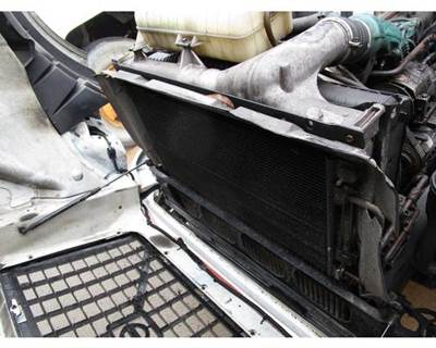 Volvo VNL A/C Condenser