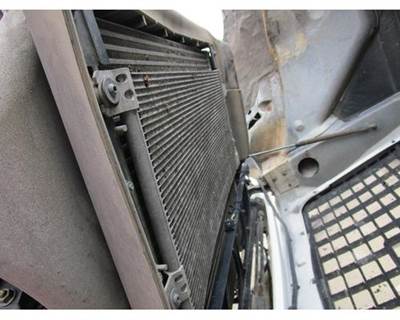 Volvo VNL A/C Condenser